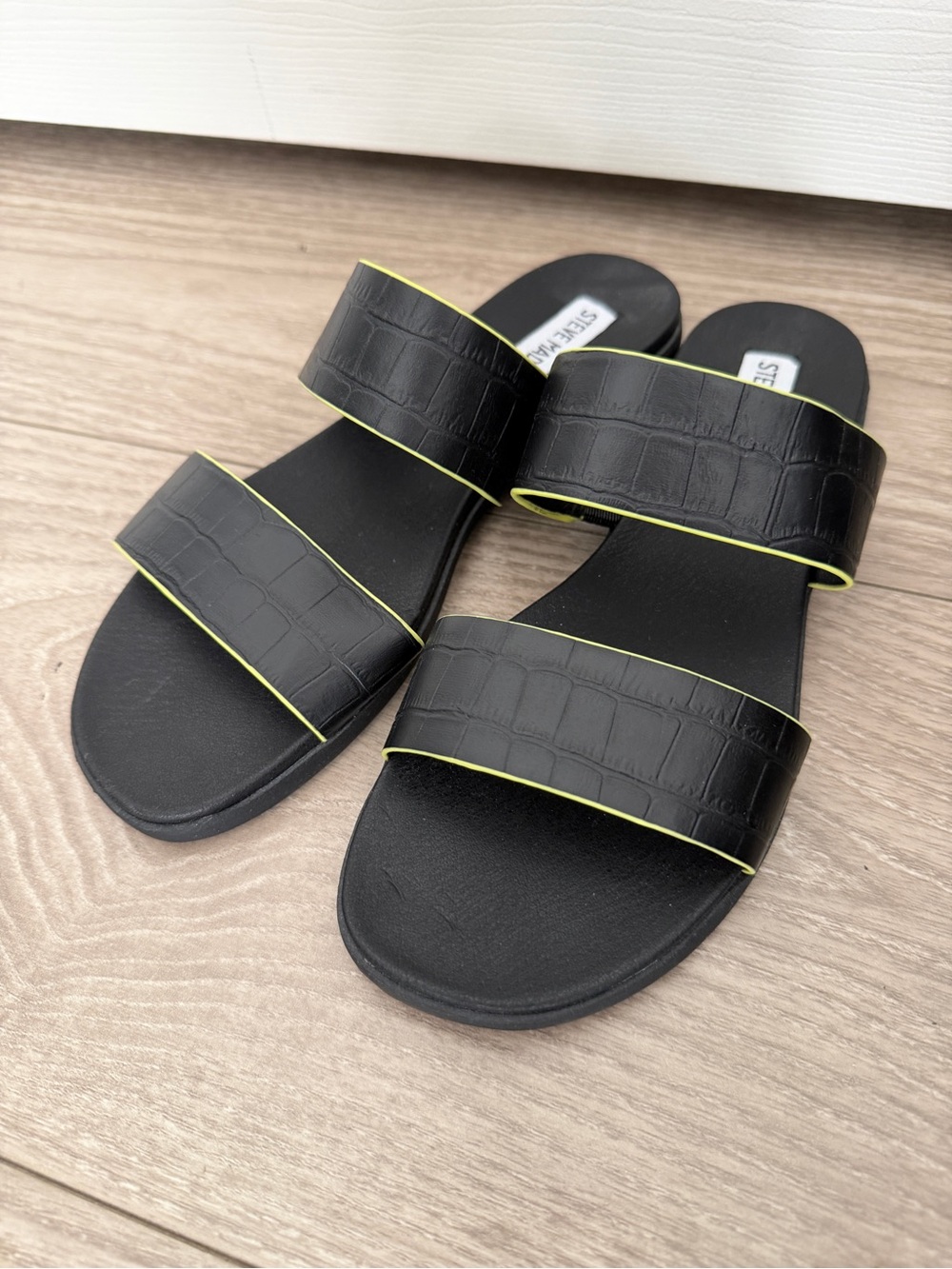 NWOT 37 Steve Madden Black Croc-Embossed Double Strap Slides with Neon Trim